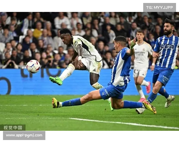 皇马客场复仇本菲卡:维尼修斯世界波背后的战术调整 皇马客场复仇本菲卡:维尼修斯世界波背后的战术调整